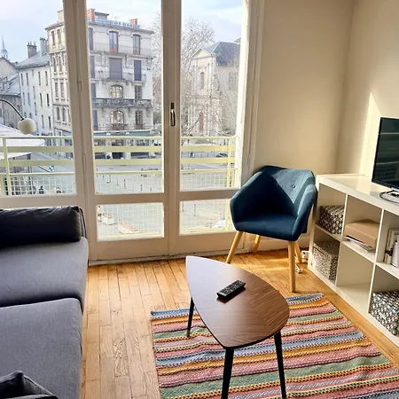 Centre - Vue Place & Calme Apartment Chambéry